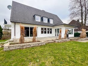 Familienglück - Bestlage in Dorsten - Hausansicht Südseite