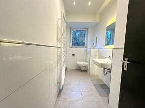 New Living in Rüttenscheid mit EBK - Badezimmer
