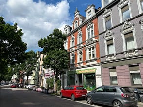 Glücksgriff für Anleger | Courtage frei - Hausansicht