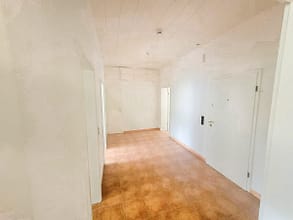 Rüttenscheid living mit großem Balkon - Flur