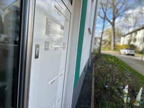 Seltene Gelegenheit: 4-Zimmer, Margaretenhöhe | 2 Balkone | Garage - Neue Haustür