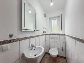 Ankommen. Wohlfühlen. Ein Zuhause zum Leben, Entspannen und Großwerden. - Gäste-WC