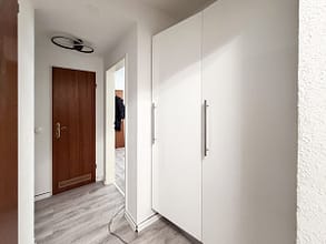 Zwischen Alltag und Rückzug – Balkonwohnung im 2. OG in Essen-Steele - Flur