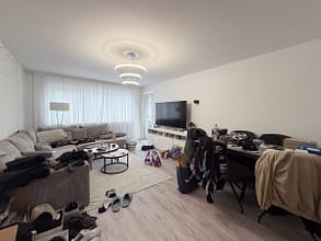 Zwischen Alltag und Rückzug – Balkonwohnung im 2. OG in Essen-Steele - Wohnzimmer