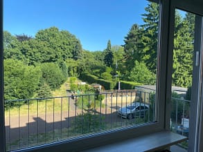 schöne & helle 2 Zimmer Wohnung mit Balkon und Gartennutzung in kleinem gepflegtem Haus - Aussicht Balkon