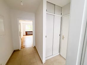 Frisch saniertes Apartment // verkehrsberuhigte Straße im Zentrum - Flur