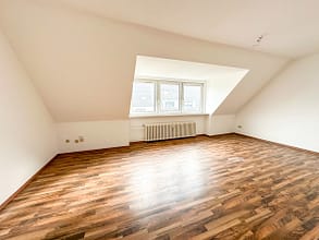 Glücksgriff für Anleger – 6,8 % Rendite und Raum für Wachstum - Wohnzimmer DG (Leerwohnung)