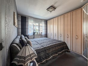 Langjährig vermietet I 7.200 € Jahresmiete I Garage - Schlafzimmer