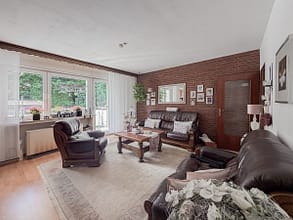 Langjährig vermietet I 7.200 € Jahresmiete I Garage - Wohnzimmer