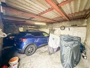 Glücksgriff für Anleger – Rendite und Raum für Wachstum - 3er Garage / Carport