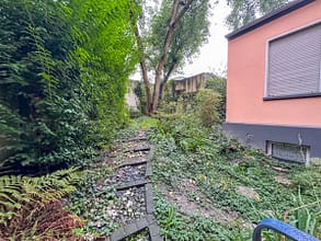Lichtdurchflutete DG-Wohnung mit Balkon + Loggia und Einzelgarage in ruhiger Lage - Gemeinschaftsgarten