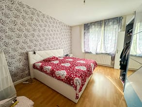 Investieren. Halten. Wachsen. - Muster Schlafzimmer