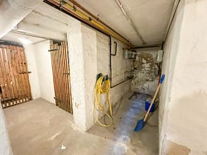 Investieren. Halten. Wachsen. - Keller (trocken)