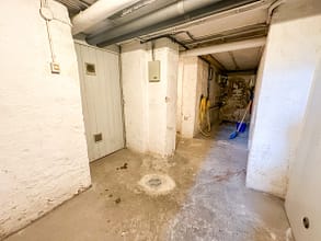 Investieren. Halten. Wachsen. - Keller (trocken)