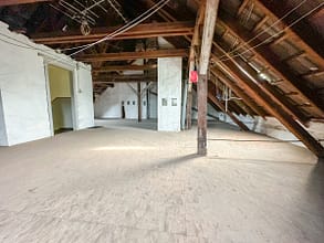 Investieren. Halten. Wachsen. - Dachboden