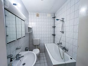 EG in Holsterhausen // bezugsfrei - Badezimmer-2