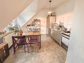 Zentrale Dachgeschosswohnung in Essen City – nur wenige Minuten zur Innenstadt - Küche