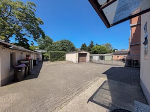 Vollvermietetes Mehrfamilienhaus mit 7 Wohneinheiten in Essen-Schonnebeck - Hof w. Ansicht