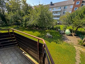 New Beginning in DU-Großenbaum - Blick in den Garten