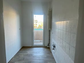 moderne 1.5-Zimmer-Wohnung mit Balkon, zentral in Holsterhausen - Küche