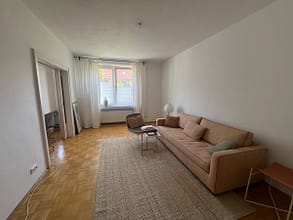 gepflegte 3-Zimmer-Wohnung direkt an der Uni Klinik Essen (UKE) - Wohnzimmer