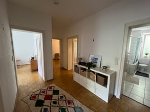 gepflegte 3-Zimmer-Wohnung direkt an der Uni Klinik Essen (UKE) - Flur2