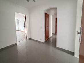 Zwischen Alltag und Rückzug – Balkonwohnung im 1. OG in Essen-Steele - Diele