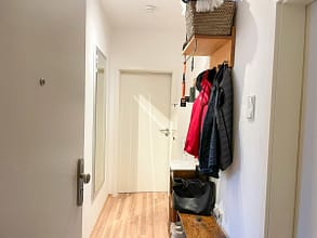 2-Zimmer-Wohnung mit Balkon und großem modernem Bad in Holsterhausen - Flur