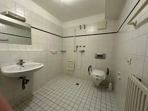 ♿ Barrierefreies Appartement in gepflegter Anlage am Stadtwaldplatz // 410 - Badezimmer