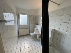 Charmantes Appartement mit Balkon und Stellplatz in Essen Frillendorf - Badezimmer