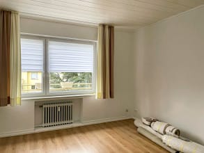 schöne Altbau Wohnung mit 3 luftigen Zimmer im Essener Süden und großem Balkon - Schlafzimmer