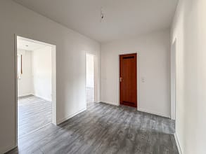 Licht, Luft und Lebensraum – eine charmante 3,5-Zimmer-Wohnung mit Balkon im 1. OG. - Diele w. Ansicht