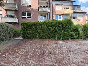 Licht, Luft und Lebensraum – eine charmante 3,5-Zimmer-Wohnung mit Balkon im 1. OG. - Außenstellplatz