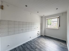 Licht, Luft und Lebensraum – eine charmante 3,5-Zimmer-Wohnung mit Balkon im 1. OG. - Küche