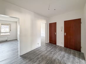 Licht, Luft und Lebensraum – eine charmante 3,5-Zimmer-Wohnung mit Balkon im 1. OG. - Diele