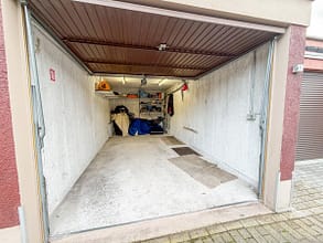 Ihre Zukunft beginnt hier: 4 Zimmer, Garten und jede Menge Möglichkeiten - Garage