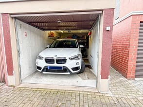 Ihre Zukunft beginnt hier: 4 Zimmer, Garten und jede Menge Möglichkeiten - Garage