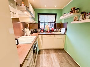 Ihre Zukunft beginnt hier: 4 Zimmer, Garten und jede Menge Möglichkeiten - Küche