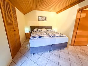 Ihre Zukunft beginnt hier: 4 Zimmer, Garten und jede Menge Möglichkeiten - Schlafzimmer