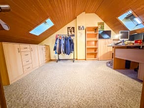 Ihre Zukunft beginnt hier: 4 Zimmer, Garten und jede Menge Möglichkeiten - Büro