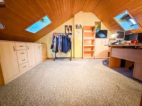 Ihre Zukunft beginnt hier: 4 Zimmer, Garten und jede Menge Möglichkeiten - Büro