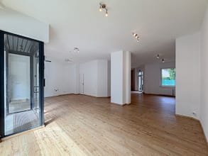 Mehr als nur Gewerbe – mit Garten und vielseitigem Potenzial in Essen-Frohnhausen - Eingangsbereich w. Ansicht