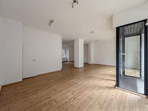 Mehr als nur Gewerbe – mit Garten und vielseitigem Potenzial in Essen-Frohnhausen - Eingangsbereich w. Ansicht