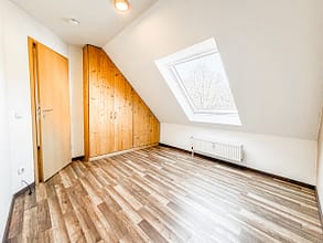 Charmante Maisonette-Eigentumswohnung in Dachgeschoss mit Balkon - Kinderzimmer