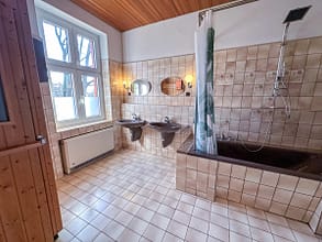 4-Zimmer-Altbauwohnung mit Blick ins grüne Mühlenbachtal – UKE - Badezimmer
