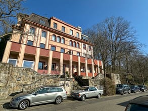 4-Zimmer-Altbauwohnung mit Blick ins grüne Mühlenbachtal – UKE - Hausansicht