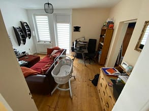 gepflegtes 11 Parteienhaus in ideal zentral vermietbarer Lage von Essen inkl. Balkon, Garten, Solar - Wohnzimmer 1. OG rechts