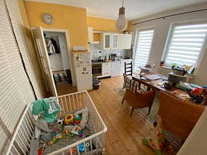 gepflegtes 11 Parteienhaus in ideal zentral vermietbarer Lage von Essen inkl. Balkon, Garten, Solar - Küche 1. OG rechts