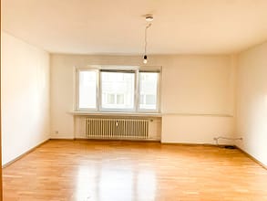 helle 1.5 Zimmer Wohnung mit Balkon, zentral in Holsterhausen - Wohnzimmer