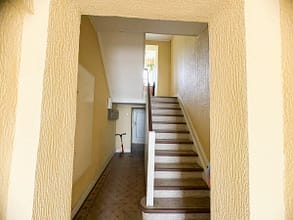 Anlage mit Zukunft | ruhiges MFH mit enormen Potenzial - Treppenhaus